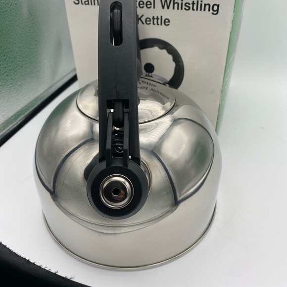 VTG Cook Supreme Whistling Tea Kettle Stainless Steel Bakelite Handle 2 1/2 Qt - Picture 9 of 15